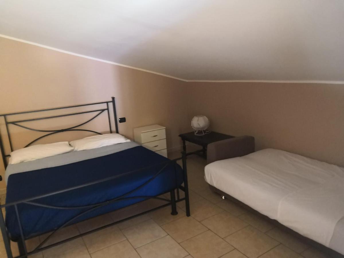 La Mansardina Lägenhet Sulmona Exteriör bild
